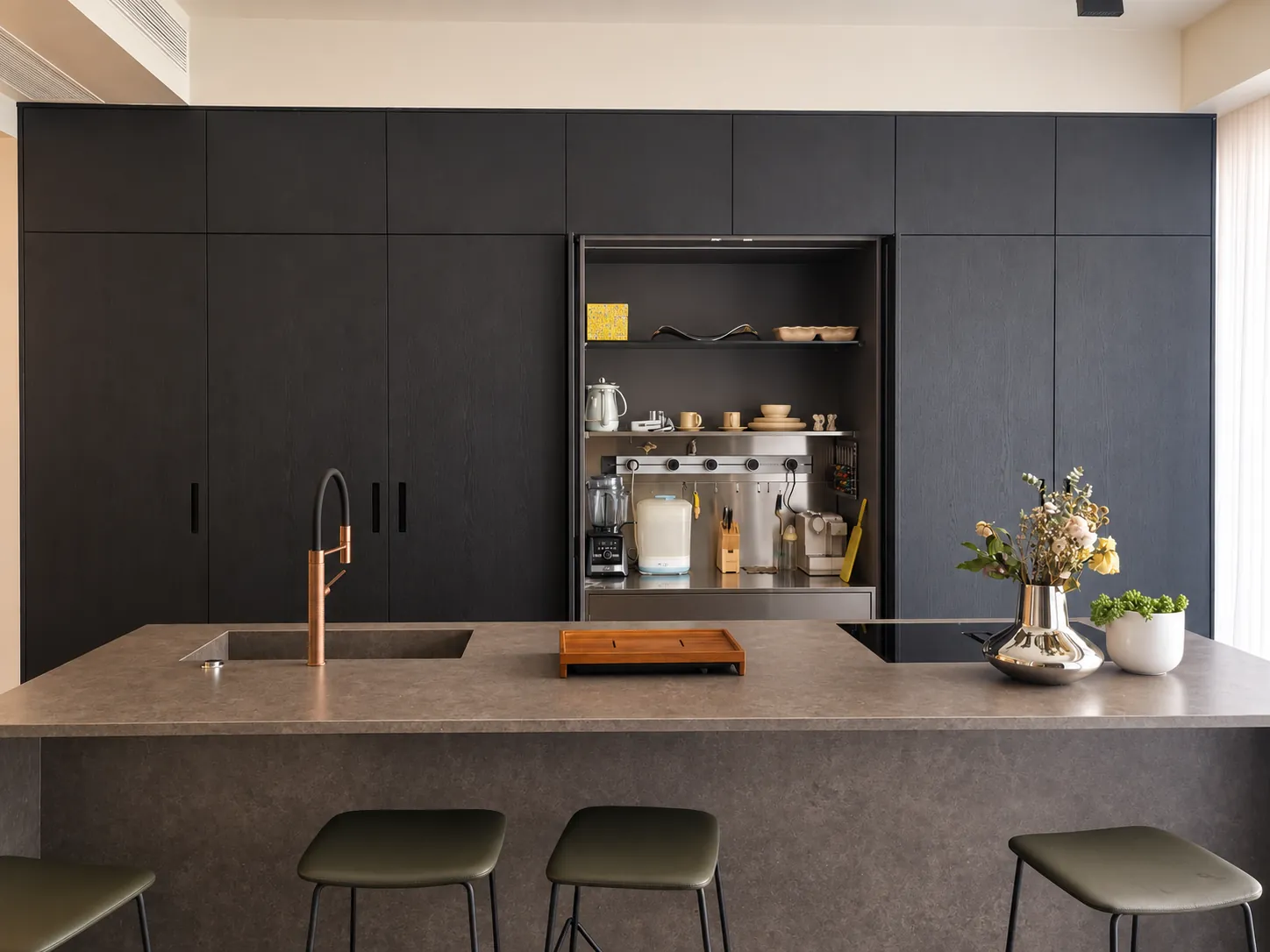 Kitchen | A composed working wall