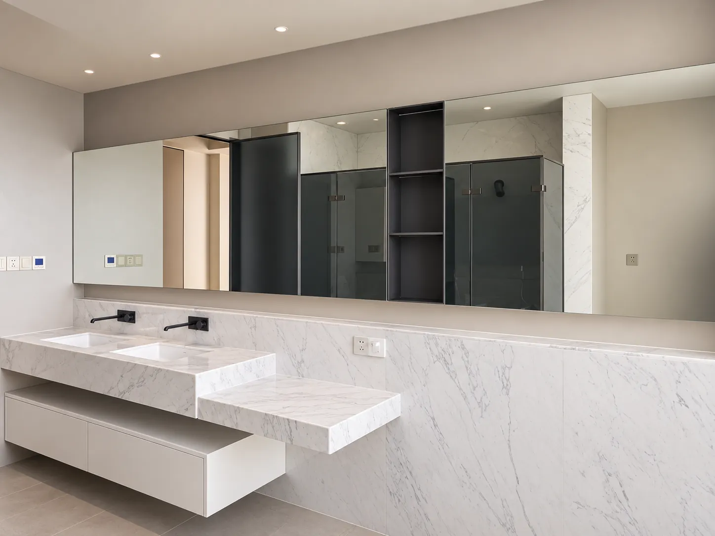 Bathroom | A continuous horizontal line