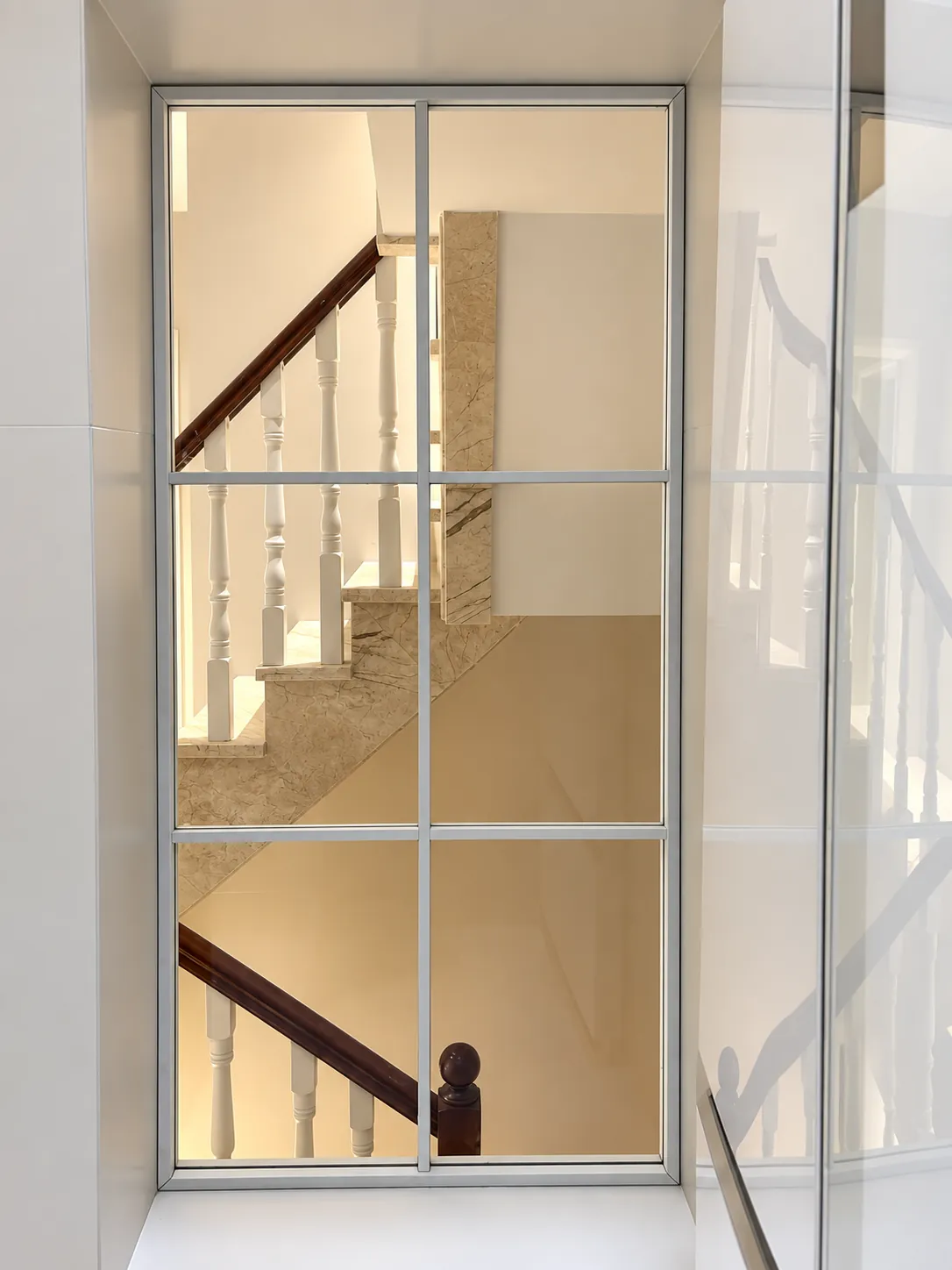 Stairway slatted screens